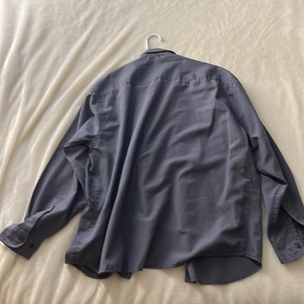 Button up - Picture 3 of 3